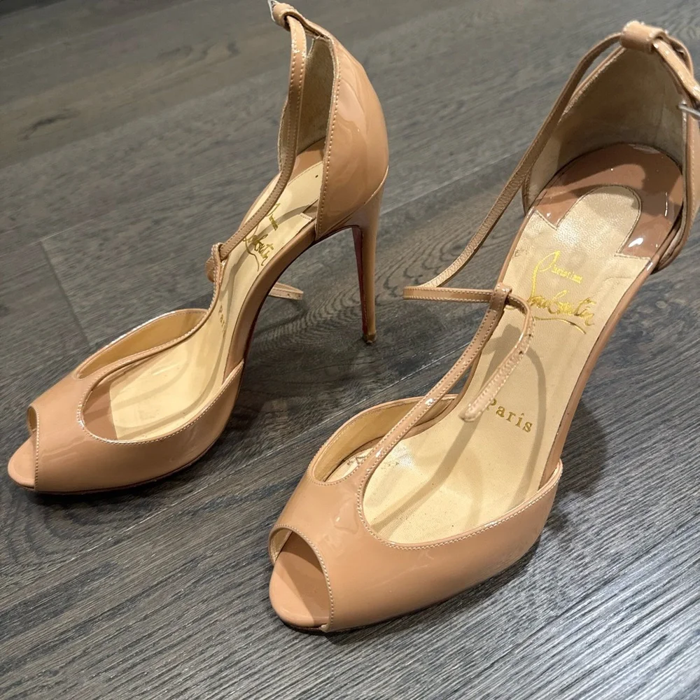 Christian Louboutin Senora Peep-Toe Sandals - Picture 2 of 7